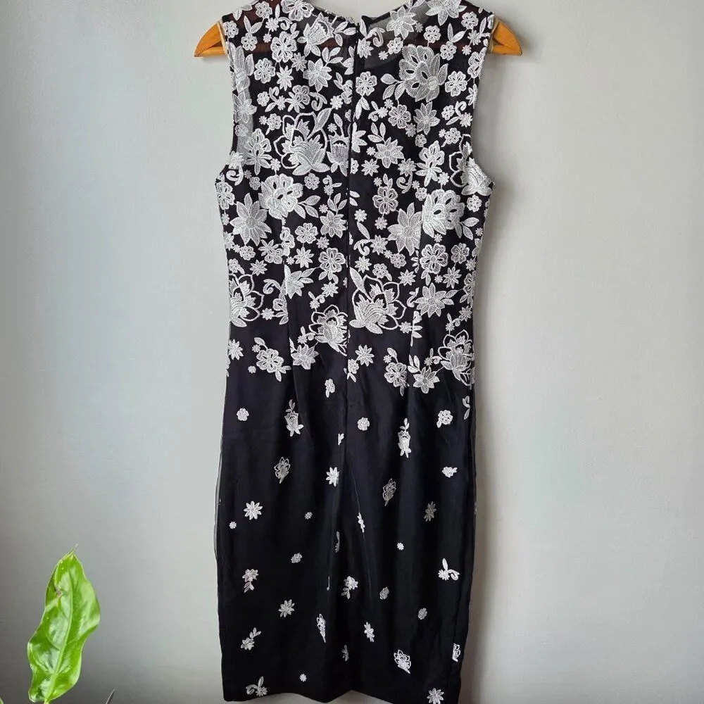 EUC BEAUTIFUL WHITE HOUSE BLACK MARKET WHITE BLACK EMBROIDERED DRESS SIZE 10 / M - Picture 2 of 16